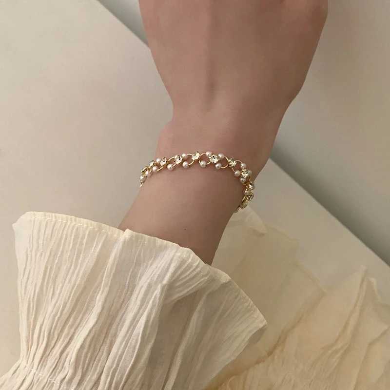 Korean Womens Elegant Rhinestone Bracelet New Fashion Exquisite Zircon Pearl Bracelet 2023 Fashion Leisure Party Jewelry GiftsT251110