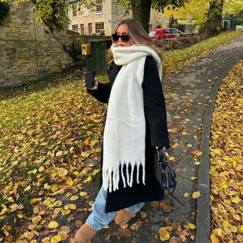 2025 Latest Womens Fall Winter Long Scarf Wool Red Green Christmas Scarf Style Warm Soft Chunky Wrap Shawl Scarves 251107
