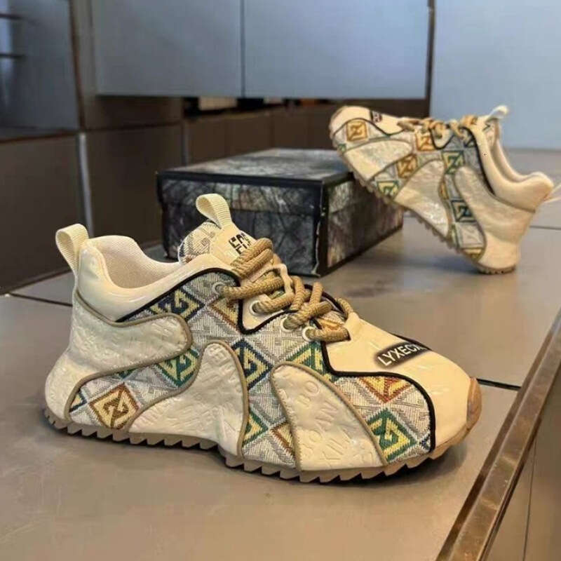 2024 Hot Fashion Youth Embroidered Patchwork Thick-Soled Lightweight Men's Versatile Spring New Height-Increasing Dad Shoes