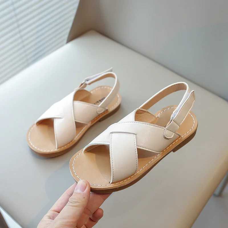 Childrens Summer Sandals Childrens Gladiator Sandals Boys and Girls Preschoolers College Students Fashion Classics Cross Series Soft Water Shoes Z2504