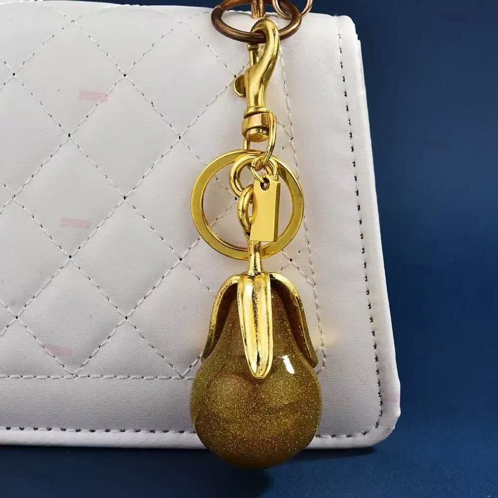 Pierf Plem Sac Charm Pretzel Femmes Designer Designer Keychain Co ch Cherry Keychain sac Charme Décoration Accessoire Anneaux clés Cherry Resin L