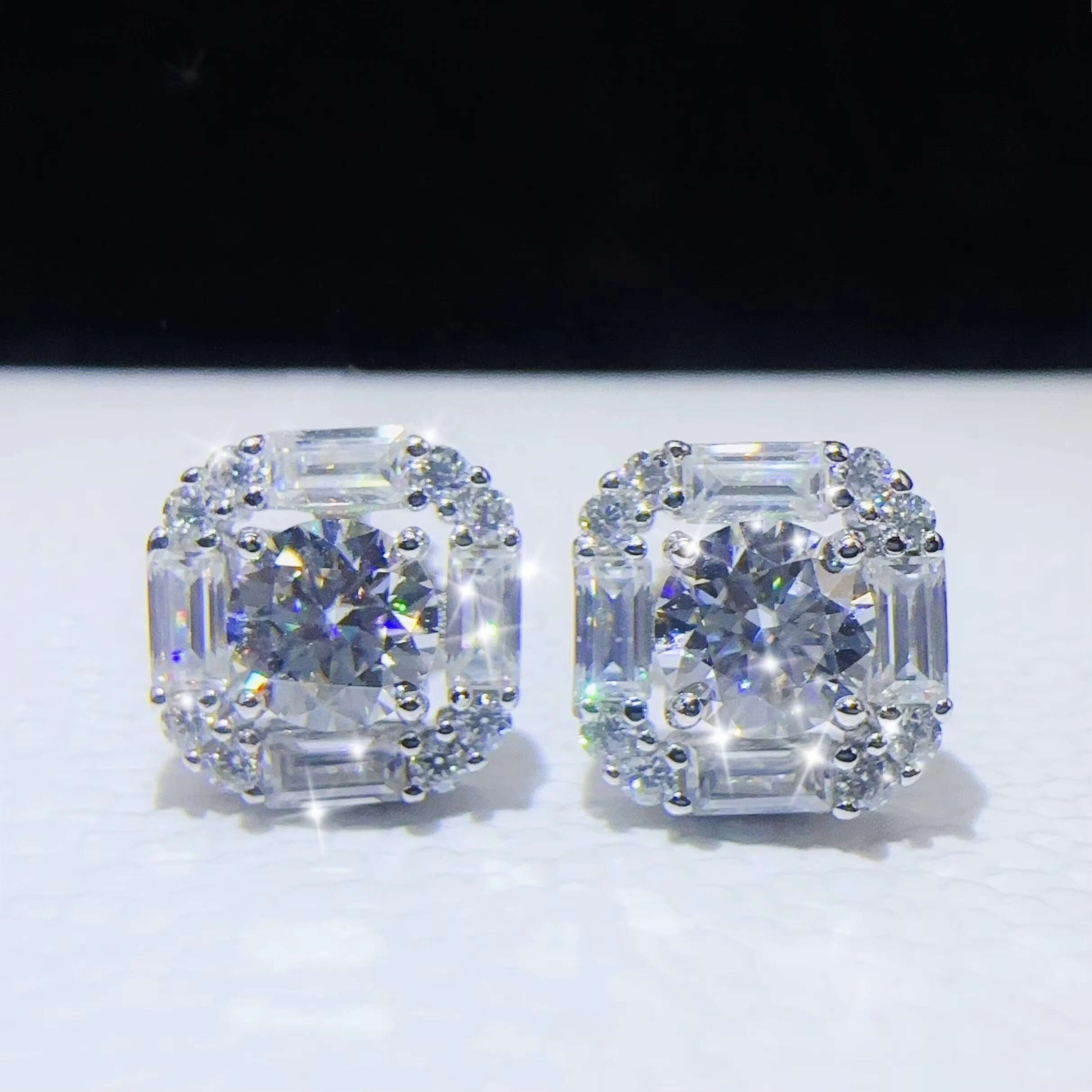 Stunning Moissanite Jewelry Custom S925 10mm Square Earrings Emerald Round Cut VVS Diamond Studs Round Earring