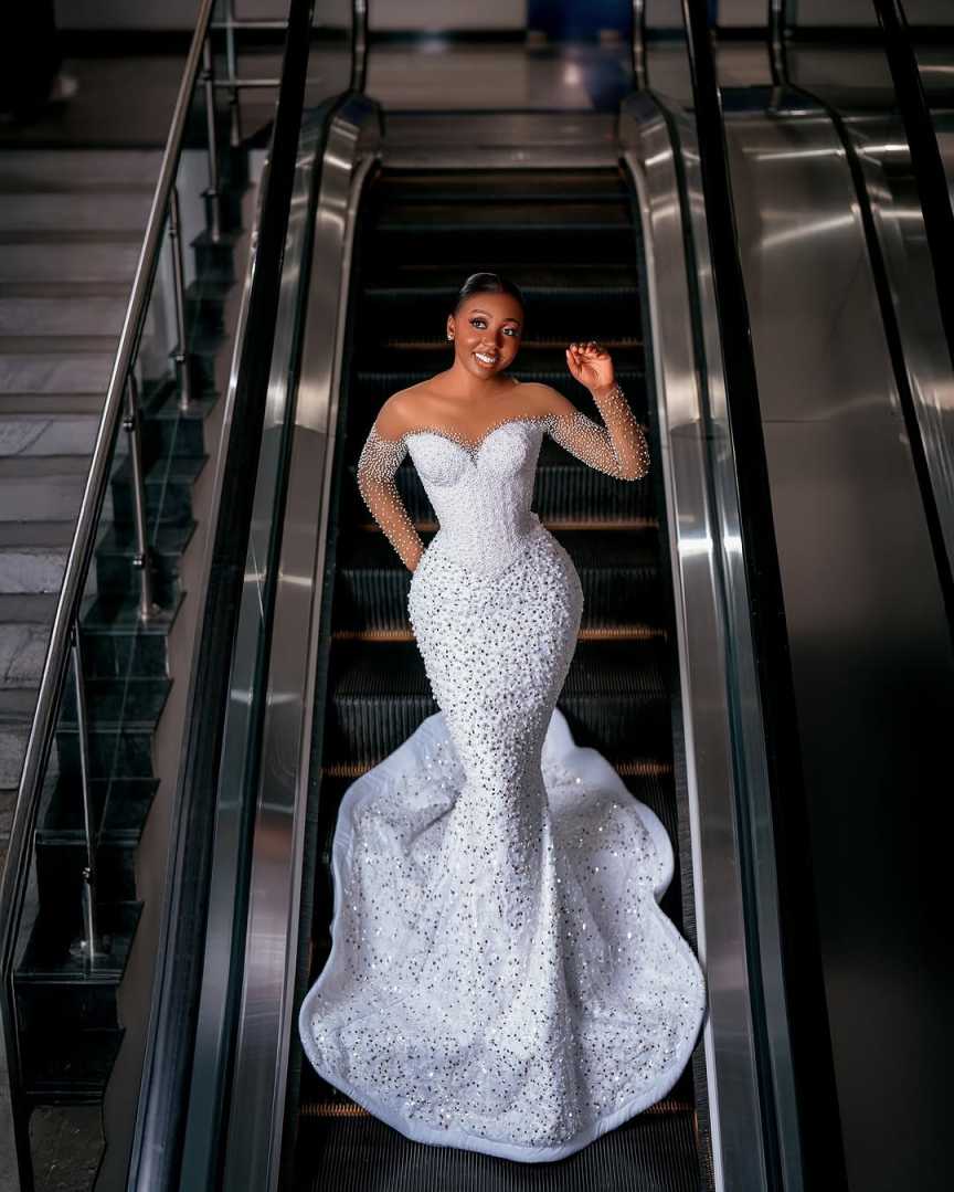 Sexy Mermaid Wedding Dress Pearls Sequins Off Shoulder Long Sleeve Bride Gowns Charming Floor Length Bridal Dresses Customized