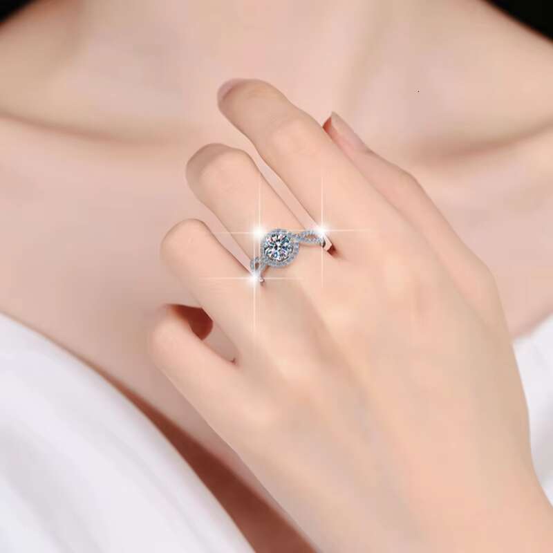 Fine Jewelry Hot Sell Classic Round Bright Cut VVs1 Mosanite Diamond Ring S925 Sterling Silver Ring