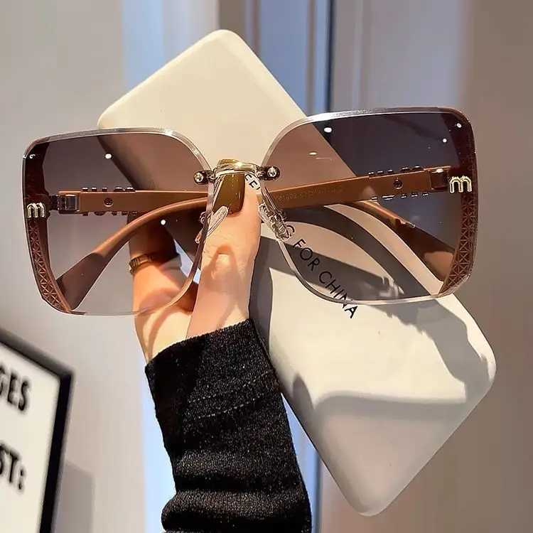 2024 New Fashion Cool Sunglasses Women Luxury Brand Letters Anti Strong Light Vintage Rimless Sun Glasses Ladies Gafas UV400W251108