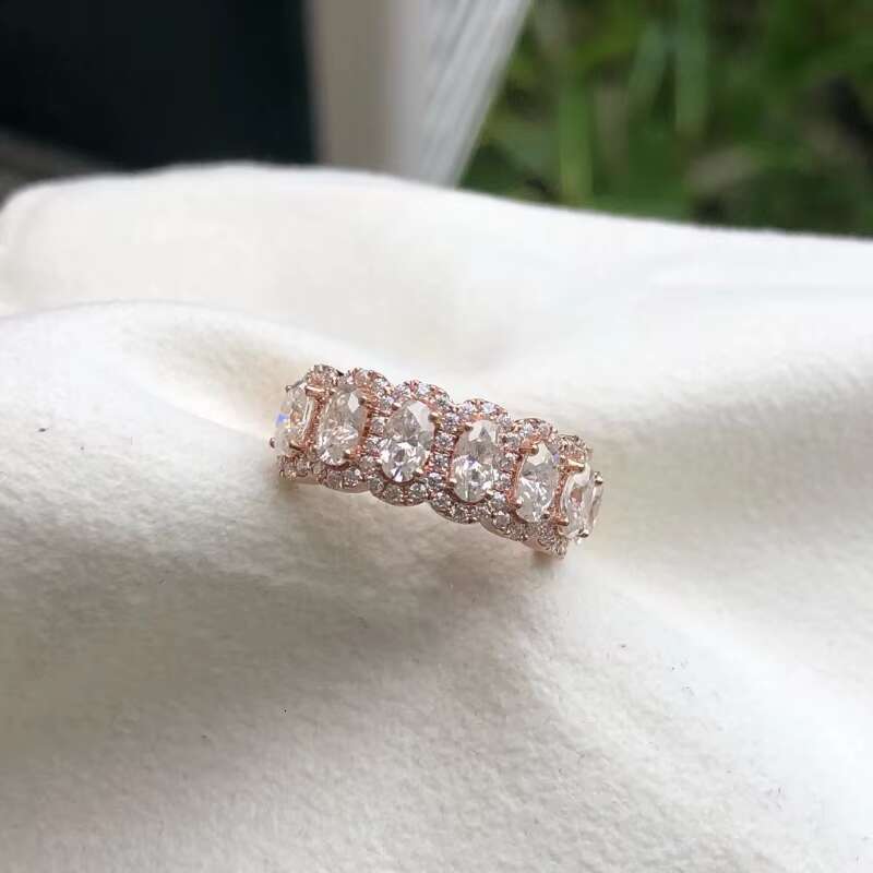 18k Gold Custom Engagement Ring Diamond Eternity Moissanite Ring Band for Women Wedding Design