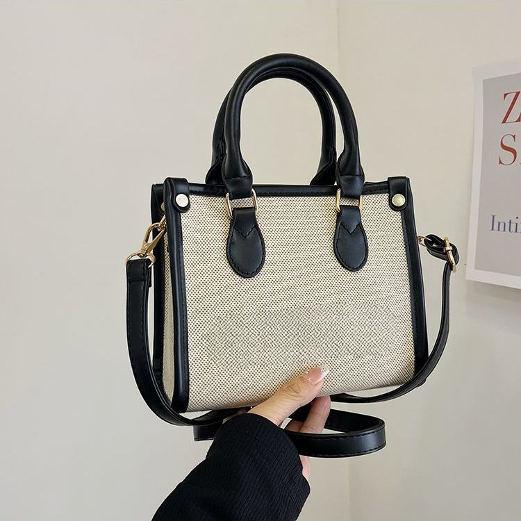 Large capacity women's light luxury handbag commuting casual crossbody bag versatile winter designer crossbody bag