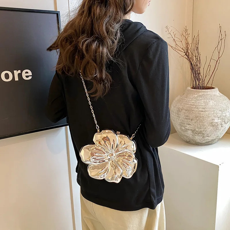 Flower Shape Handbag Womens Evening Clutch Gold Chain Bag Elegant Shoulder Bag Chic Silver Coin Wallet 2024 Trend Luxury Design R251110