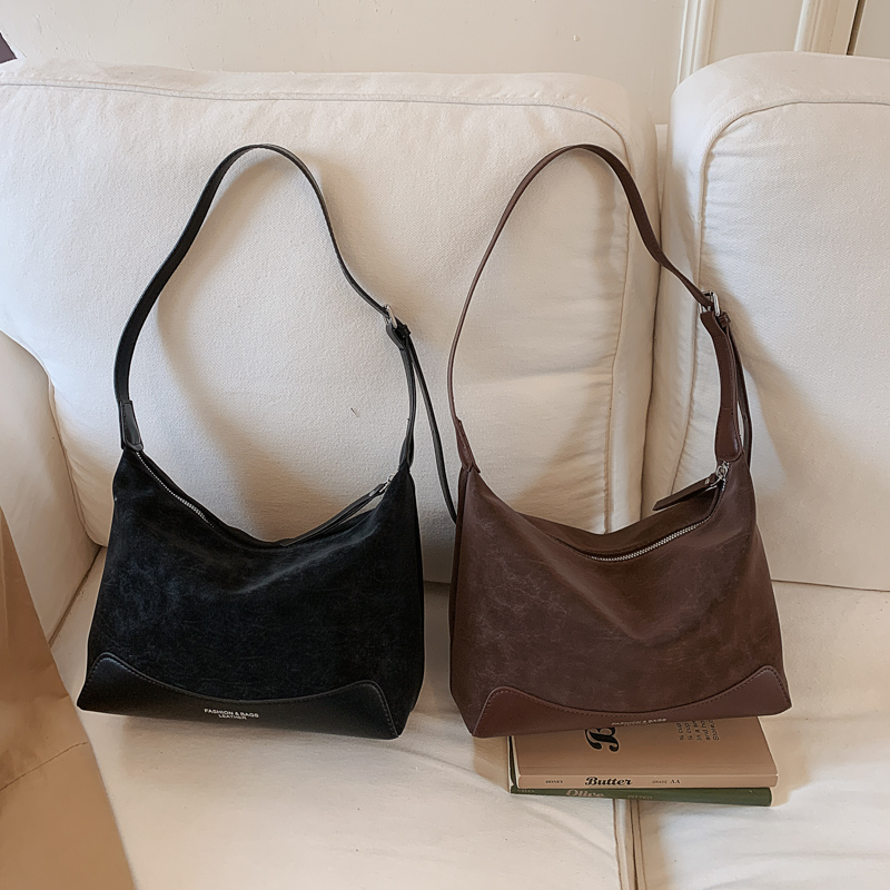 Spring women's retro high-end wide shoulder bag, casual simple versatile crossbody bag, high-end commuting leisure bag, shopping bag, versatile w