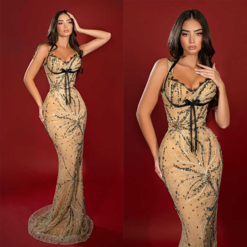 Sexy Halter Crystal Prom Dresses Sparkly Beaded Sequined Floor Length Evening Dress Customized Sleeveless Party Cocktail Gown