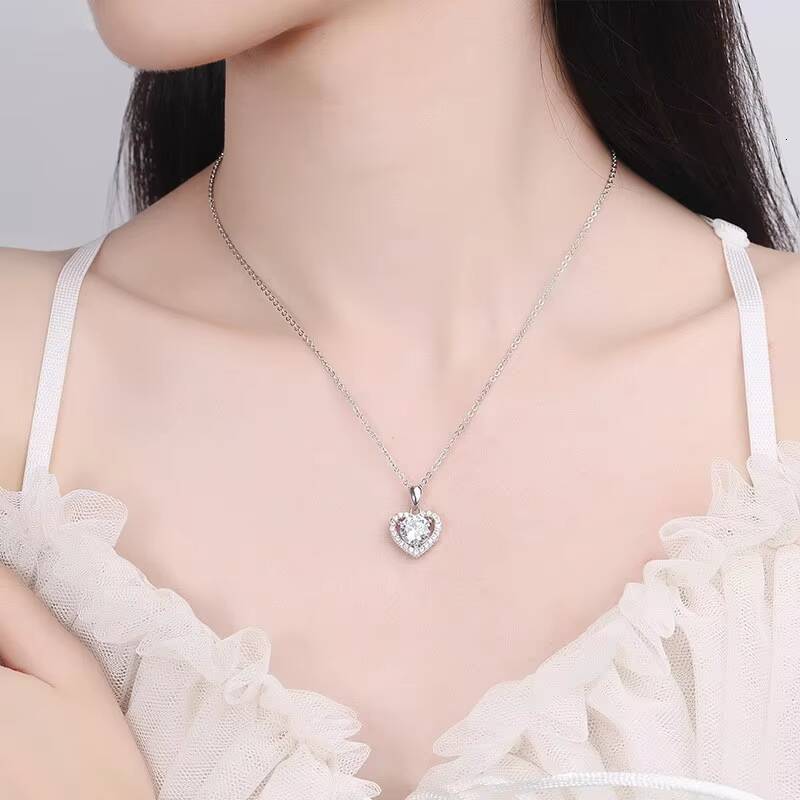 S925 Silver Moissanite Pendant Necklace for Women 2-3ct Simple Luxury Design for Weddings Holidays Great Gift Idea