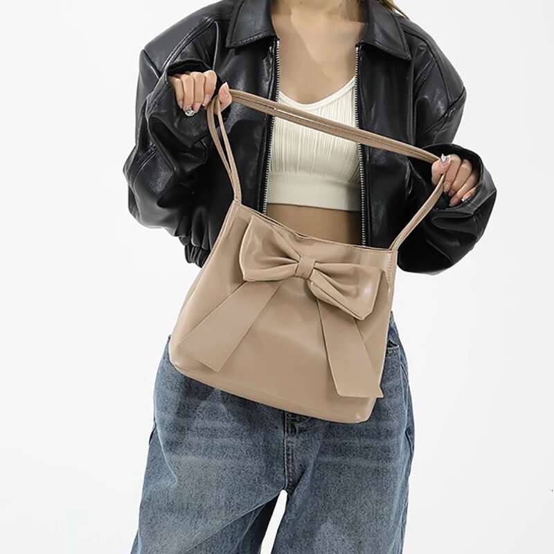 Fashion Women's Bow 2025 New Women's Designer Bag Shoulder Casual Bag High End Elegant Light Luxury Fashion Multifunctional Bag Women's