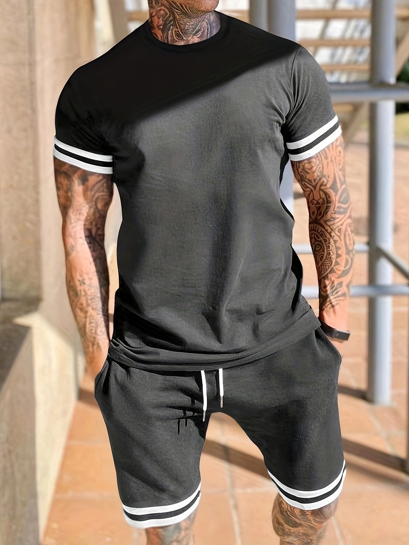 Summer mens short sleeved T-shirt round neck set sports mens casual short sleeved shorts