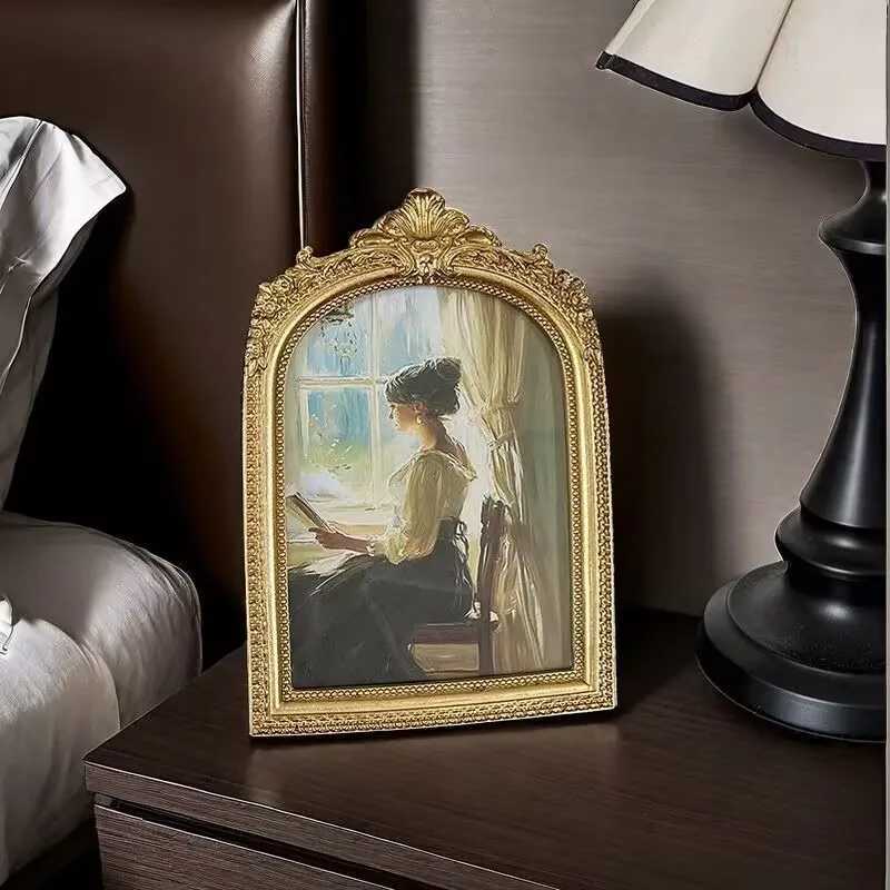 French living room bedroom ornament light luxury hanging picture sofa bedside decoration simple photo frame birthday gift L251110 H260306