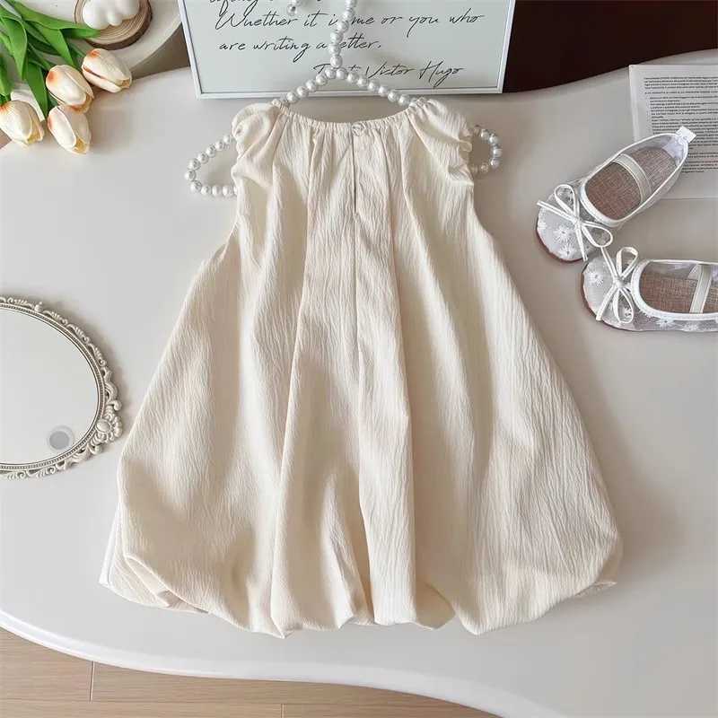 Childrens clothing set suitable for girls aged 2-7 years bow sleeveless vest+cargo pants two pieces of summer casual beige girls clothingXJ250410
