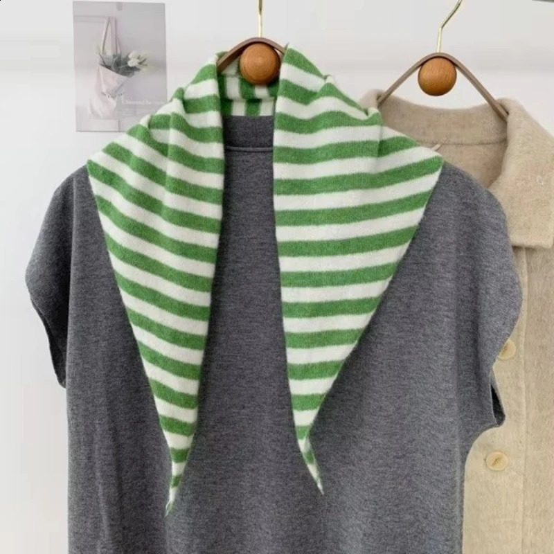 Colorful striped decorative knitted scarf with wool triangle buckle soft and multifunctional scarf collar 250409