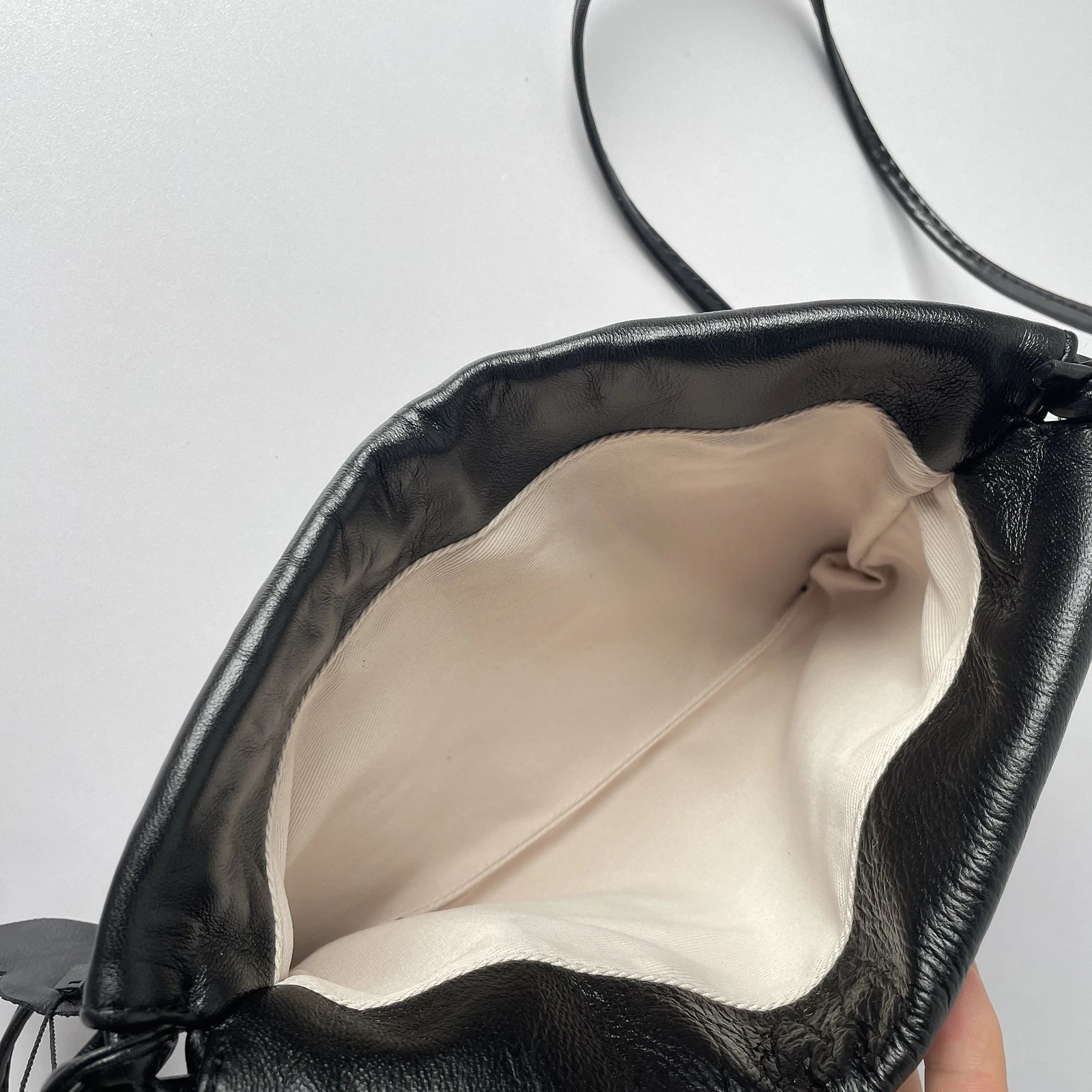 Sheepskin drawstring cloud bag 2025 summer n soft genuine leather handbag shoulder fashionable women crossbody 251103