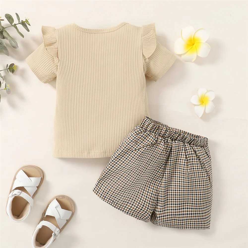 2PCS childrens girls clothing set with letter printing short sleeved top and checkered short sleeved summer childrens girls fashion set for 1-6 years 