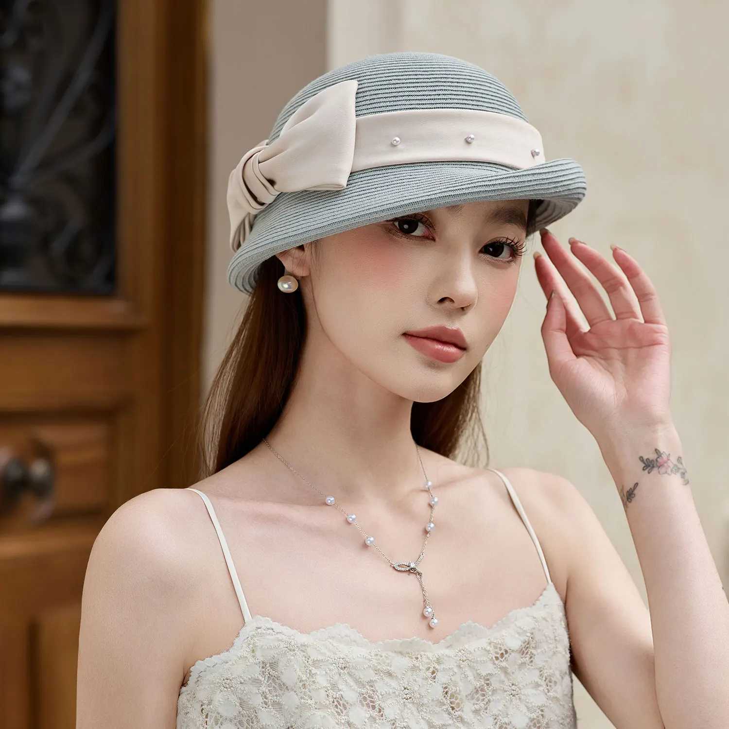 Handwoven Silk and linen Decoration Natural Grass 100% linen Straw Hat Vacation Sunscreen Pearl Sunshade Beach Hat Bow Sun VisorC250411
