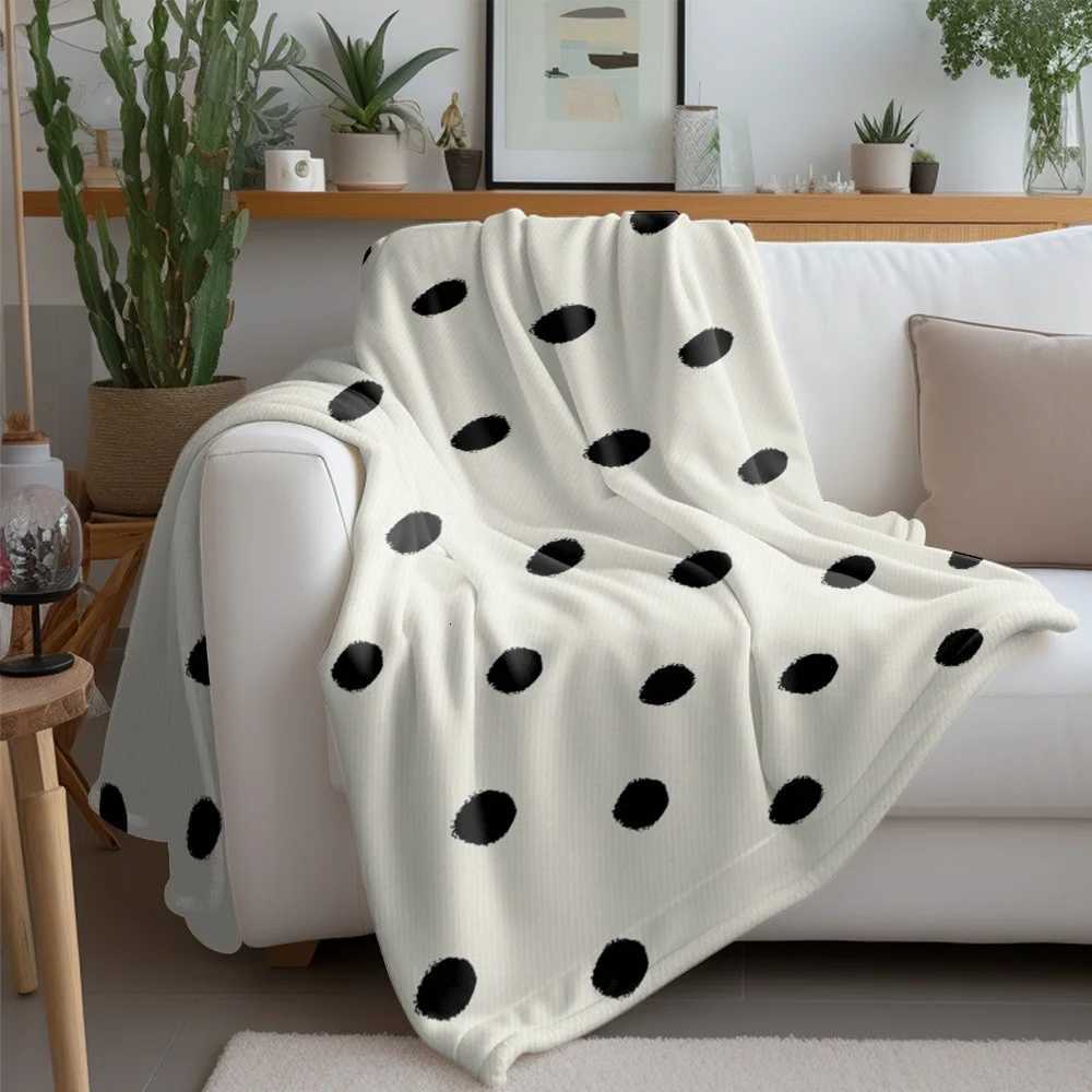 Flannel Blanket Having Black Polka Dots Ideal For Cosy Bedroom Retreats And Relaxing Leisure Time In Living Rooms High - Quty C251111