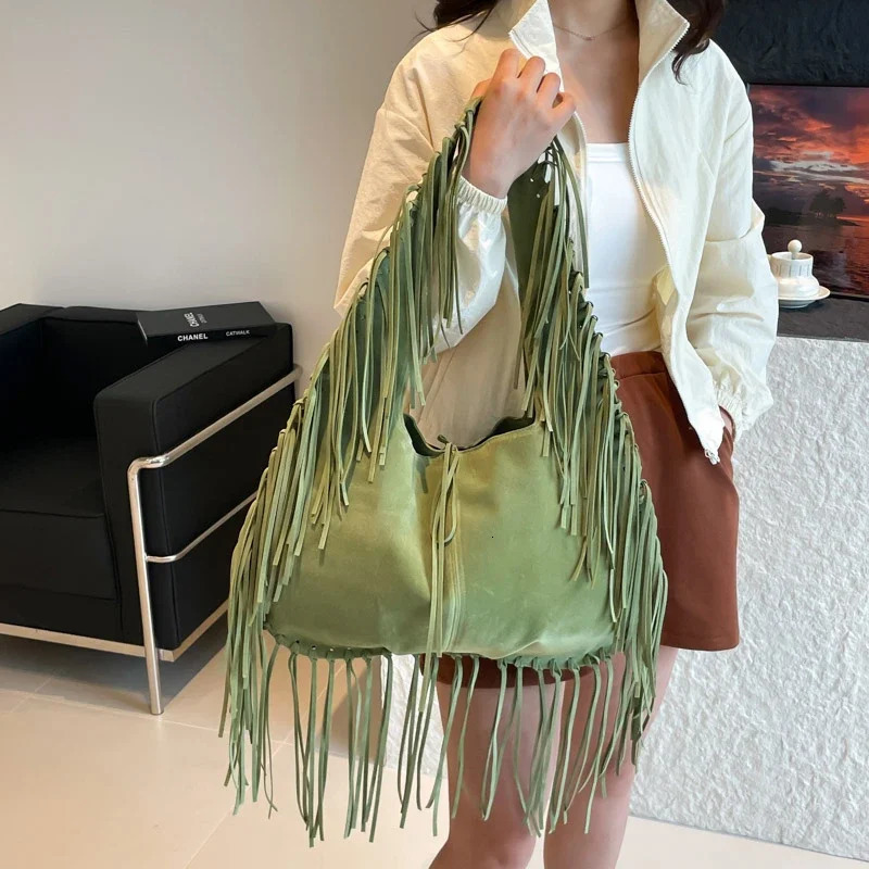 Tassel Large Capacity Ethnic Shoulder Bags Summer Vacation Womens Handbags Solid Color Faux Suede Bags for Women 251110