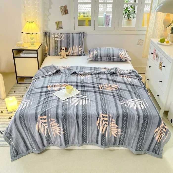 Double sided milk flannel multifunctional printed blanket shawl blanket nap blanket C251111