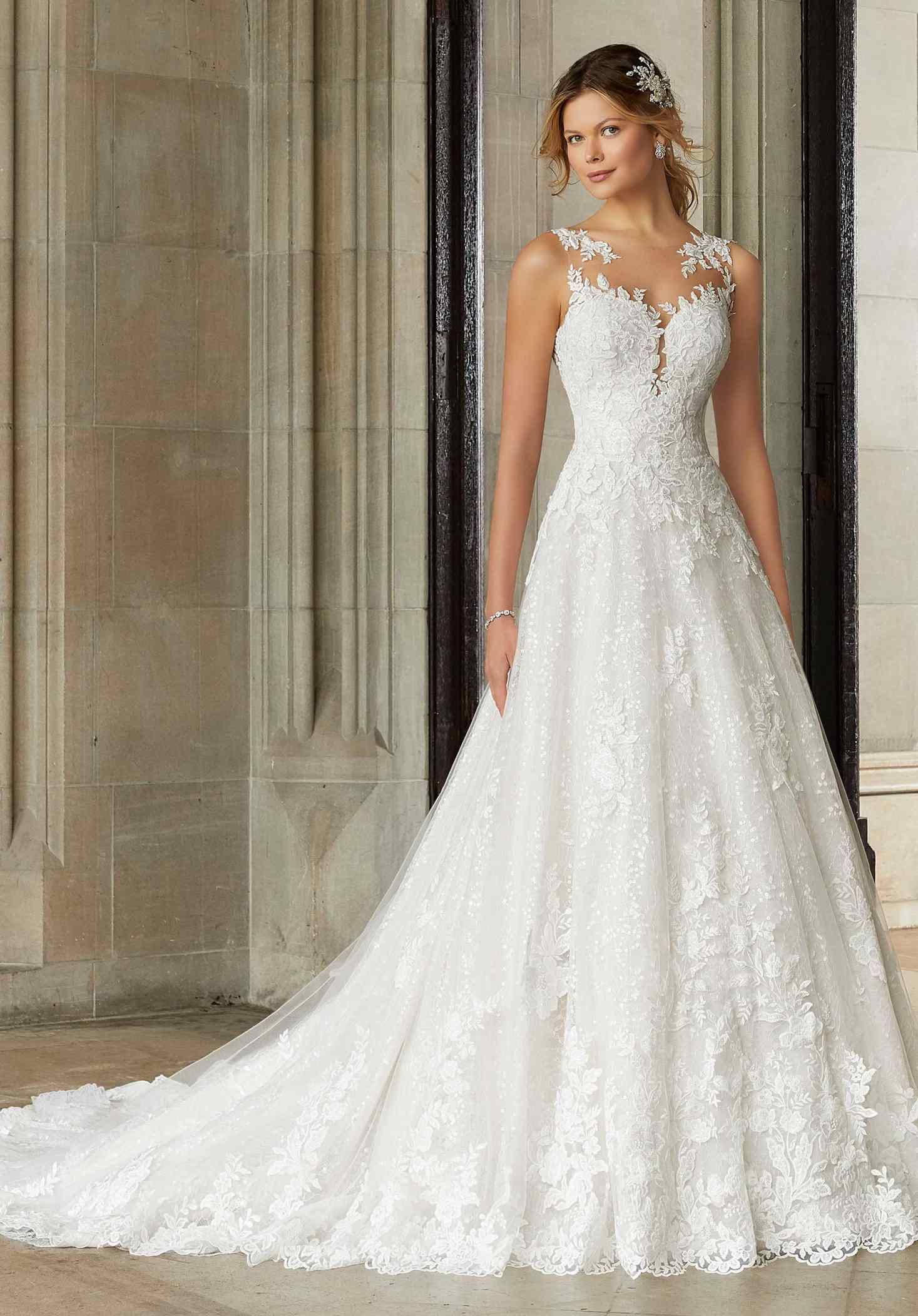 Elegant Wedding Dresses Ball Gown Sexy Bridal Gowns Sleeveless 3D-Flower Lace Royal Tail Plus Size vestidos de fiesta Customized Plus Size H25660.