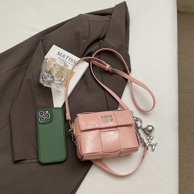 Vintage 2025 style niche high-value small square bag woven fashion small bag single-shoulder versatile crossbody bag