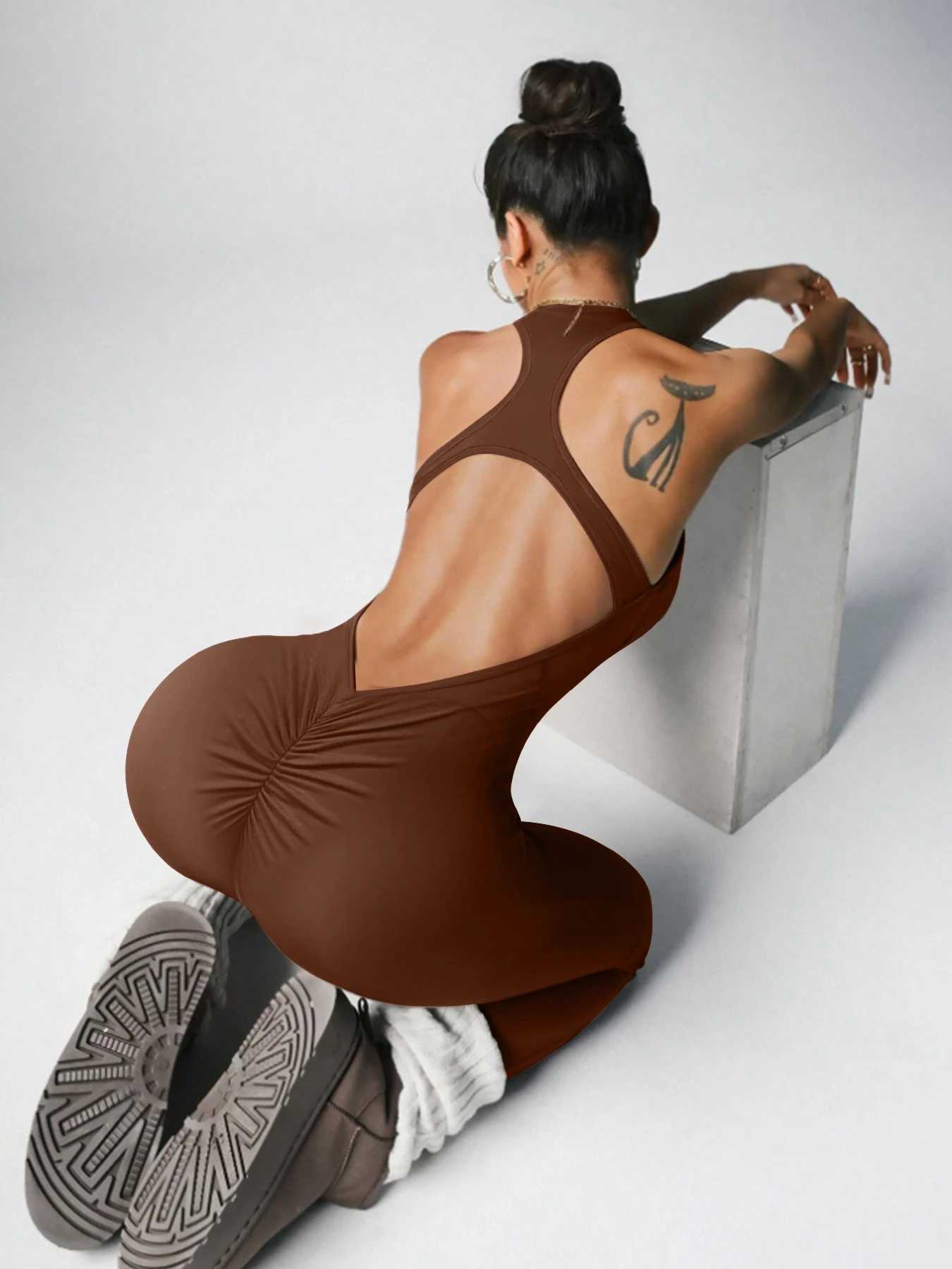 Stand up collar fitness jumpsuit with zipper and hollow back quick drying exercise jumpsuit womens yoga jumpsuitW250411