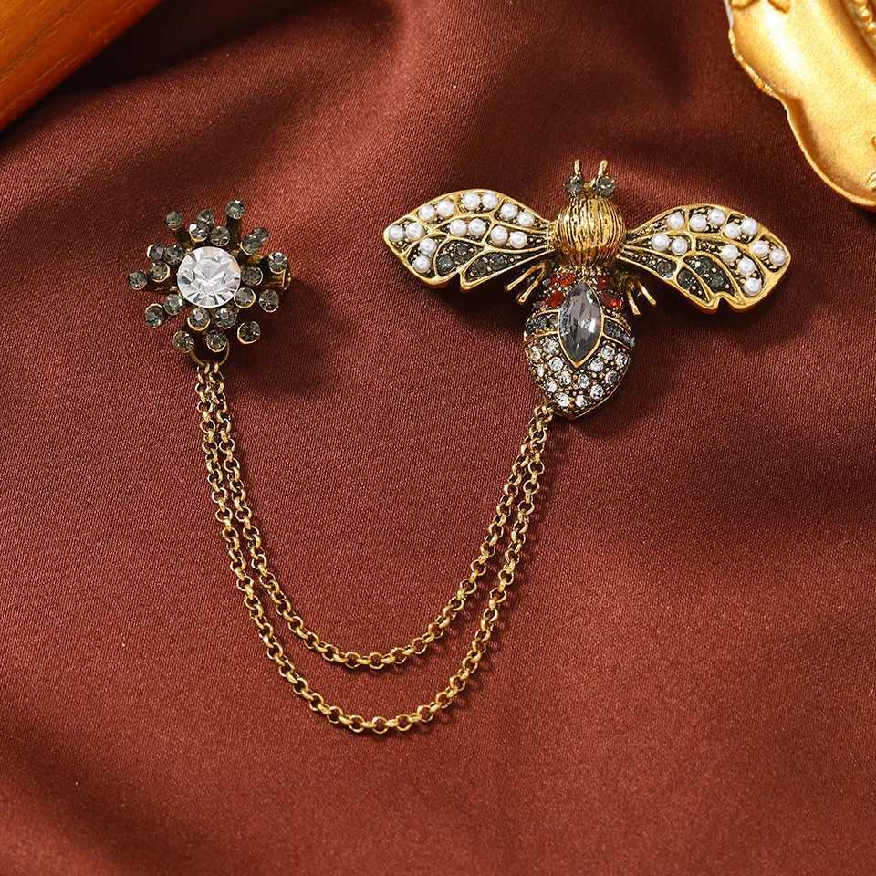 Luxury Vintage Women Men Elegant Crystal Heart Bee Chains Brooches Badges Fashion Exquisite Unisex Cross Pearl Pins Accessories Gift Y251111