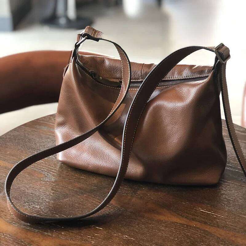 2025 Autumn New Women's Large Capacity Shoulder Simple Genuine Leather Crossbody Travel Leisure Tote Bag, Big Bag
