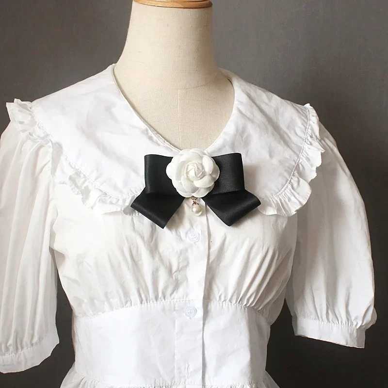 Luxury Camellia Bow Tie Brooch for Womens and Girl Suits White Shirt Collar Flower British Korean Fashion Handmade Ribbon Bowtie Pins Y251111
