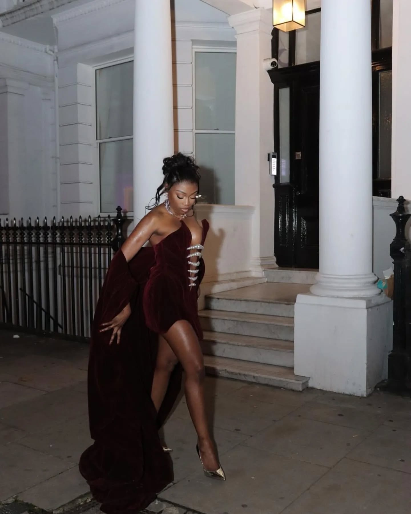 Burgundy Sheath Prom Dresses 2025 Velvet Short With A Wrap Evening Formal Party Second Birthday Engagement Gowns Plus Size Dress For Special Occasions