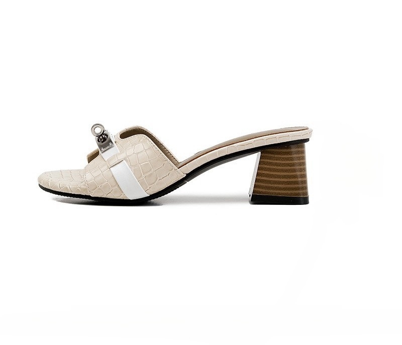 free shipping designer sandals for womens ladies 2025 Summer New Coarse Heel Soft Bottom Small Gold Buckle Fashion Casual Outerwear Size 35-40 for dai