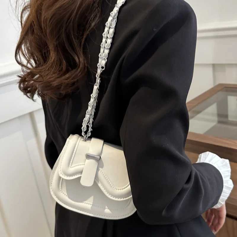 Women Small Exquisite Solid Color Crossbody Bag Simple Fashion Niche Design Sense Advanced Lightweight For Party Daily CommuteT251110