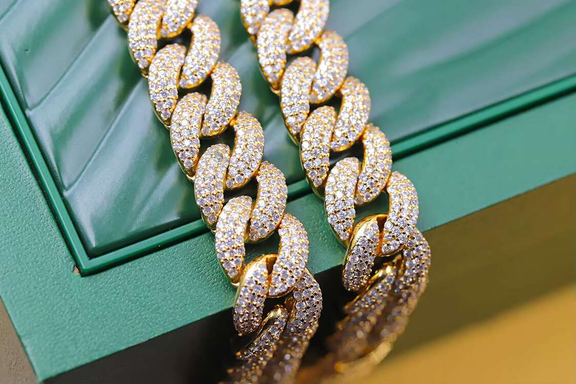 Xingguang Custom Jewelry Ice Out Necklace Hip Hop Style VVS Moissanite Diamond 925 Sterling Silver Cuban Link Chain