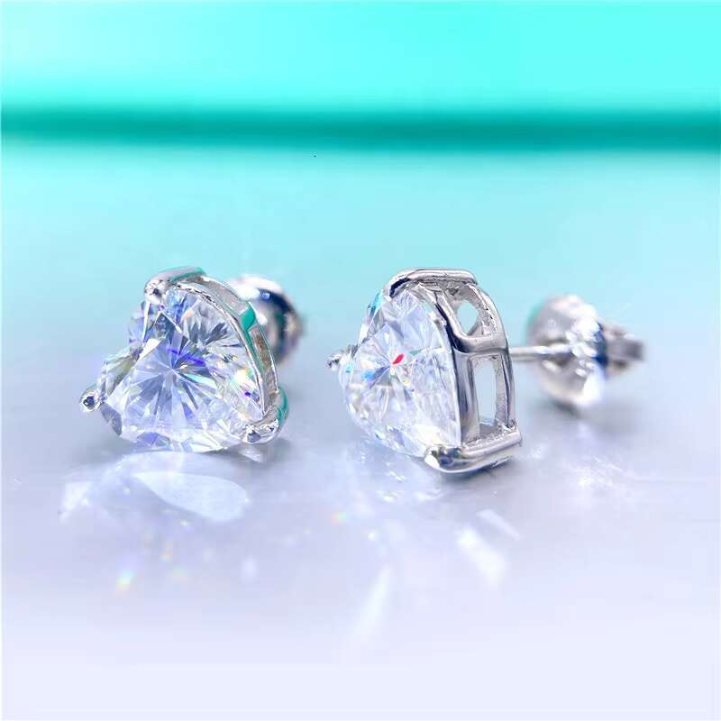 Top Sale Trendy 2021 Good Quality Heart Cut VVS D Color Moissanite Lad Diamond Fashion Luxury Silver Studs Earrings
