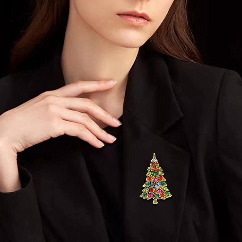 Christmas Colorful Enamel Brooches for Women Unisex Xmas Tree Gift Box Candy Rod Crutch Brooch Pins Party Jewelry 251103