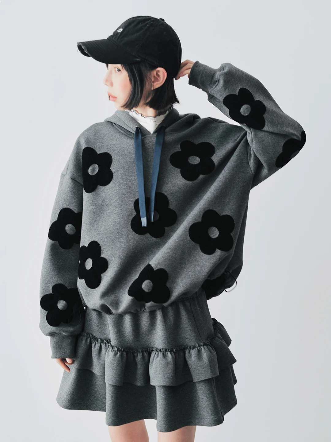 IMAKOKONI Original n Grey Hoodie Long Sleeve Flower Patch Womens Automatic Jacket 244780 250314