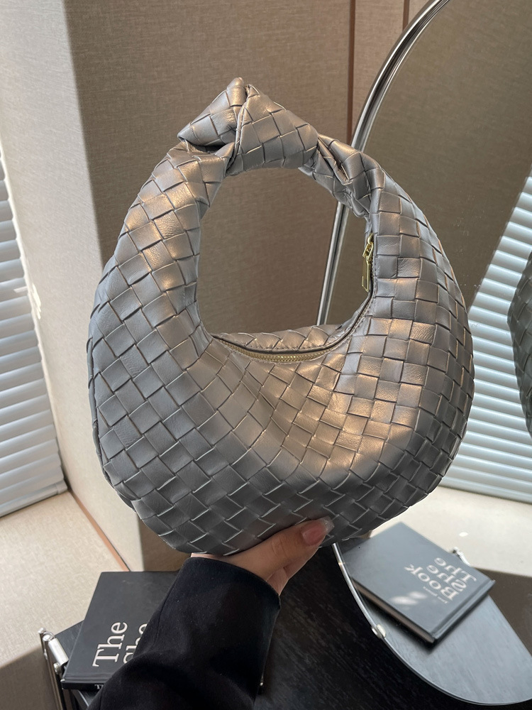 Luxury Brand Designer Lazy Handheld Dumpling For Women New Niche Design Handbag Textured Crossbody Korean Style Bag XJ260206