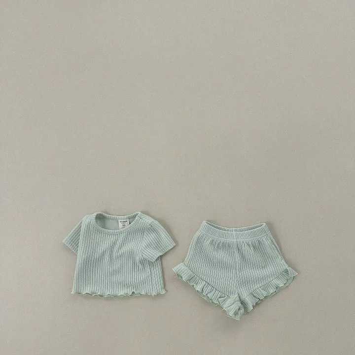 Baby girl summer pajamas set Korean sled family wearing pleated short sleeved T-shirt+shorts 2 childrens pure cotton dressesXJ250410