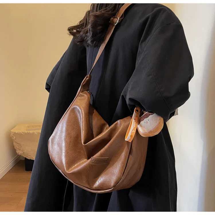 pu leather large capacity shoulder bag dumpling bag all kinds of crossbody retro commuting shoulder bagT251110