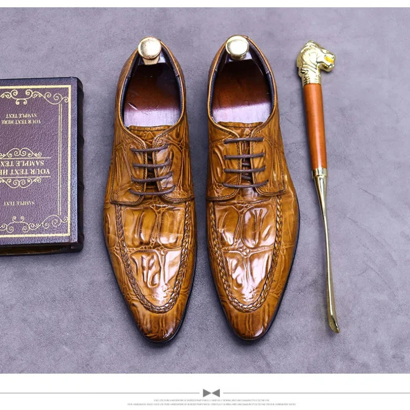 Fashion Pattern Mens Dress Shoes Genuine Leather Handmade Comfortable Quality Retro Wedding Social Shoes Man 251106