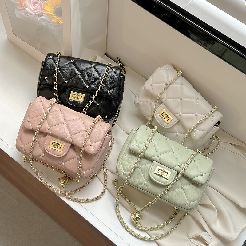 Luxury Brand Designer Bag Style Women's Bag Small Bag 2025 New Fashion Quilted Chain Women's Bag Cute Rivet Shoulder Bag Crossbody Bag