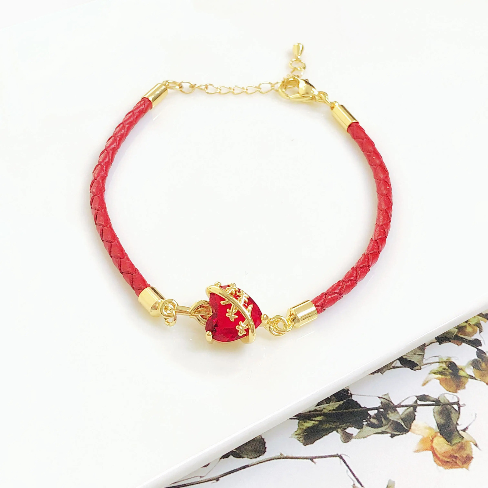 Red Leather Rope Braided HeartShaped Crystal Adjustable Bracelet for Women Female Fashion Religious Jewelry Party Gift 251103