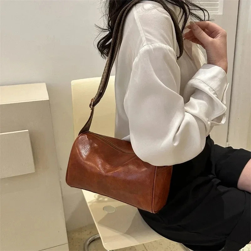 Vintage PU Leather Boston Women Small Handbag and Purse Fashion Crossbody Bag Female Casual Travel Pillow Shoulder Bag 251111