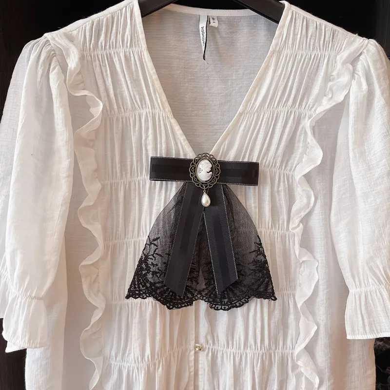 Luxury Retro Fabric Lace Bow Tie Brooch Pins for Women Beauty Head Pearl Ribbon Bowknot Brooches Shirt Collar Pin Fashion Jewelry Gifts Y251111