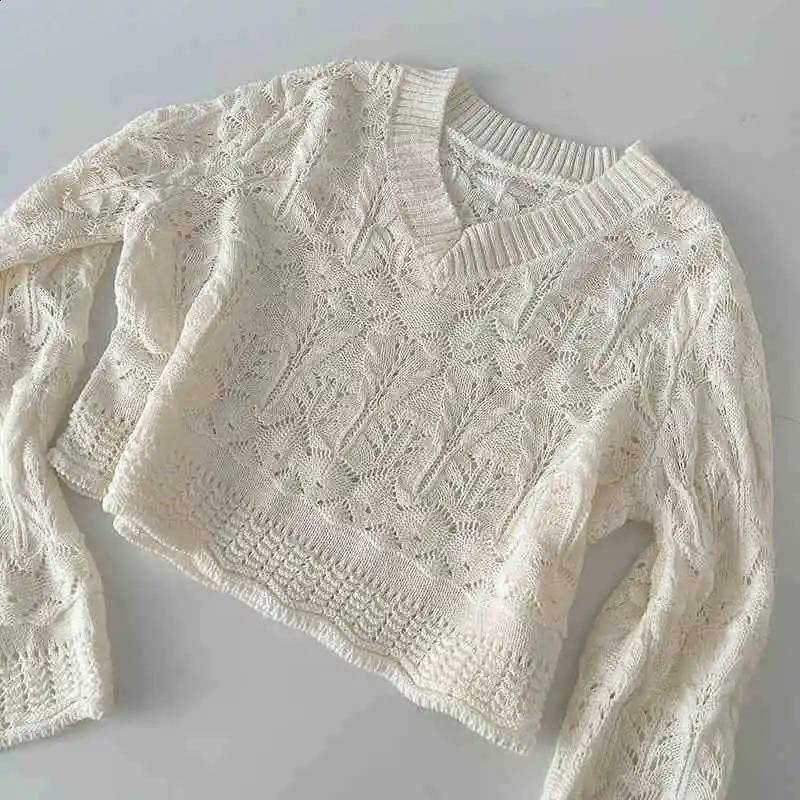 Long sleeved Pointelle knitted top white crocheted sweater womens latte eye crop jumper autumn and winter vintage French chic dress 250407