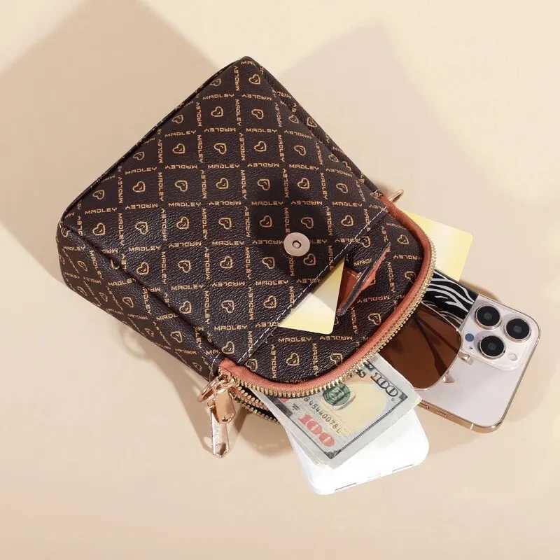 Shell Bag Stylish Shoulder Bundle with AmpleStorage Versatile and Chic Crossbody Pocketfor Women Vintage Inspired DesignT251110