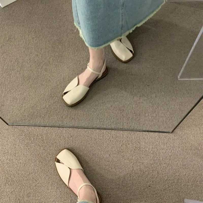 2024 New Summer Fi Womens Roman style Shoes Hats Sandals Womens Hollow Design Breathable Flat Comfortable SandalsXJ250410